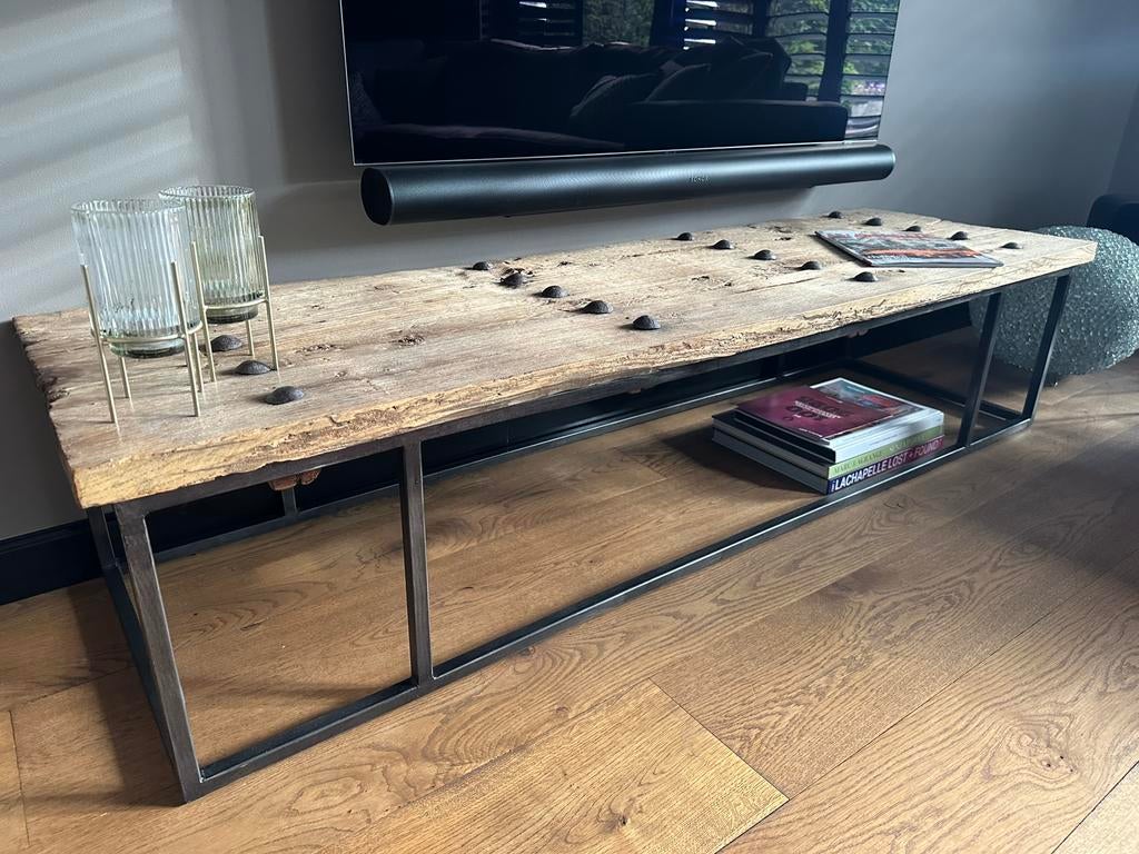 Salontafel van een oude deur met staal, Ophalen, 100 tot 150 cm, 50 tot 100 cm, Zo goed als nieuw