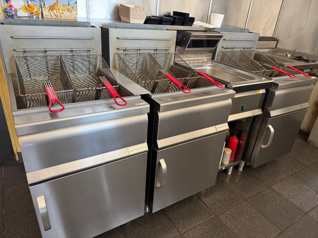 Horeca RVS gasfriteuse, bakplaat, afzuigkap en warmhouder, Ophalen, Gebruikt, Fornuis, Frituur en Grillen