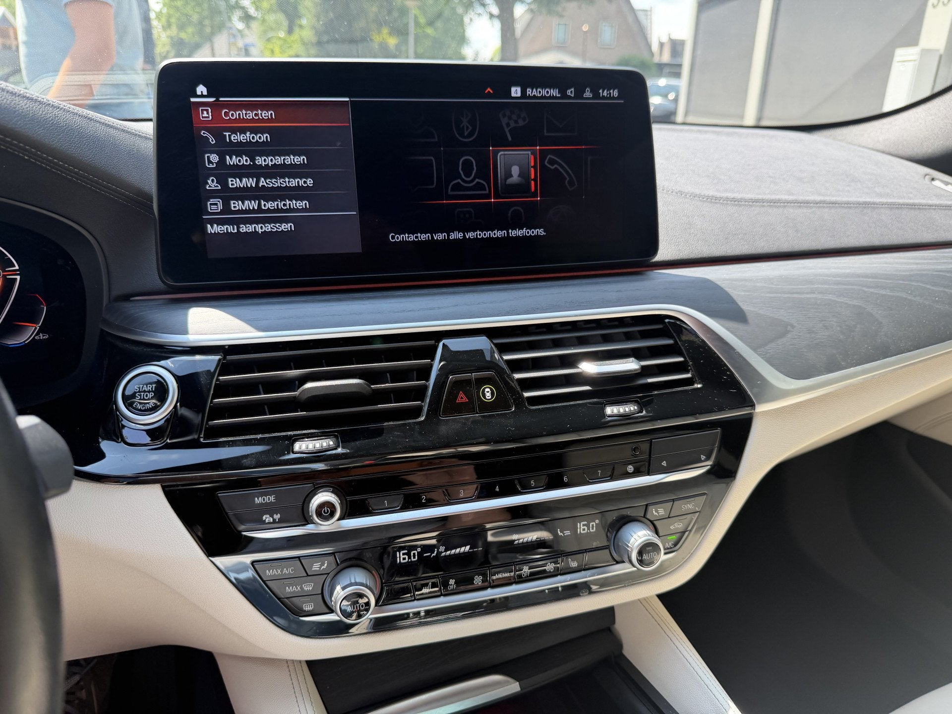 Foto 97 van BMW 5 Serie Touring 520i High Executive | Pano | Leder | 04-
