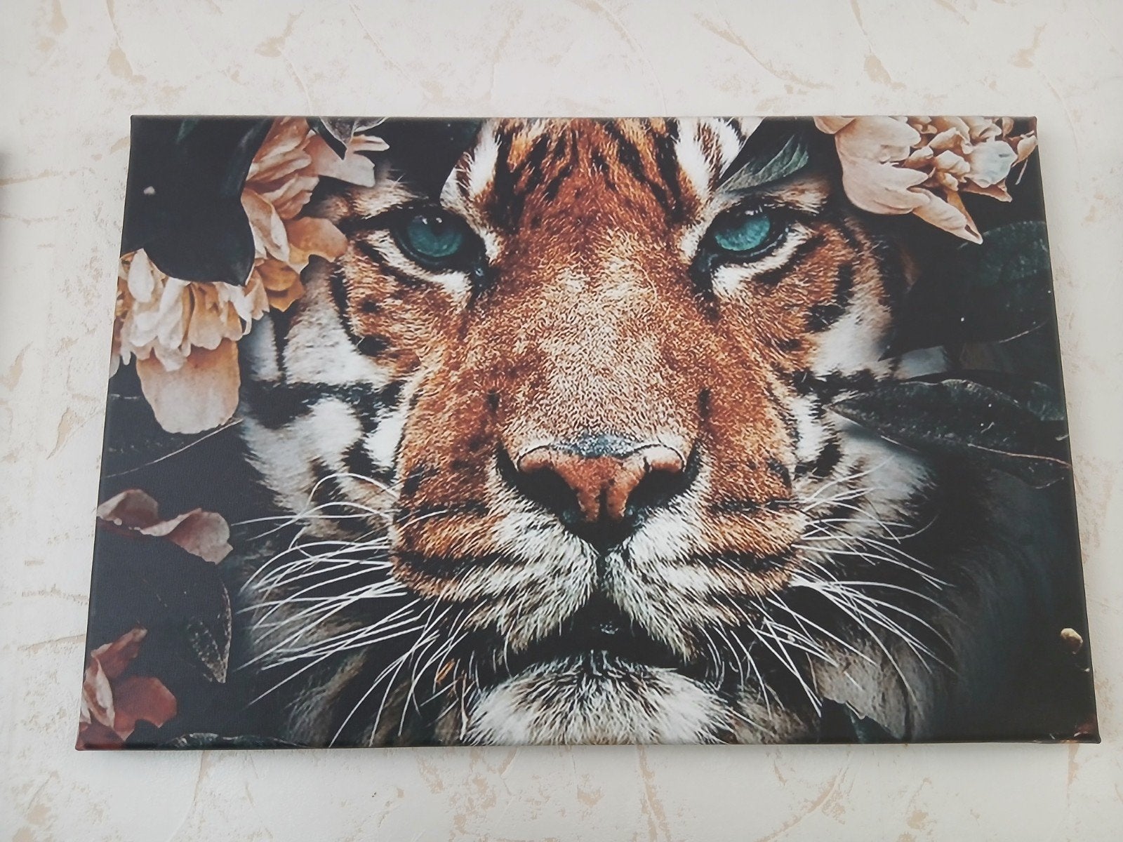 Canvas Schilderij Tijger met Bloemen, Ophalen