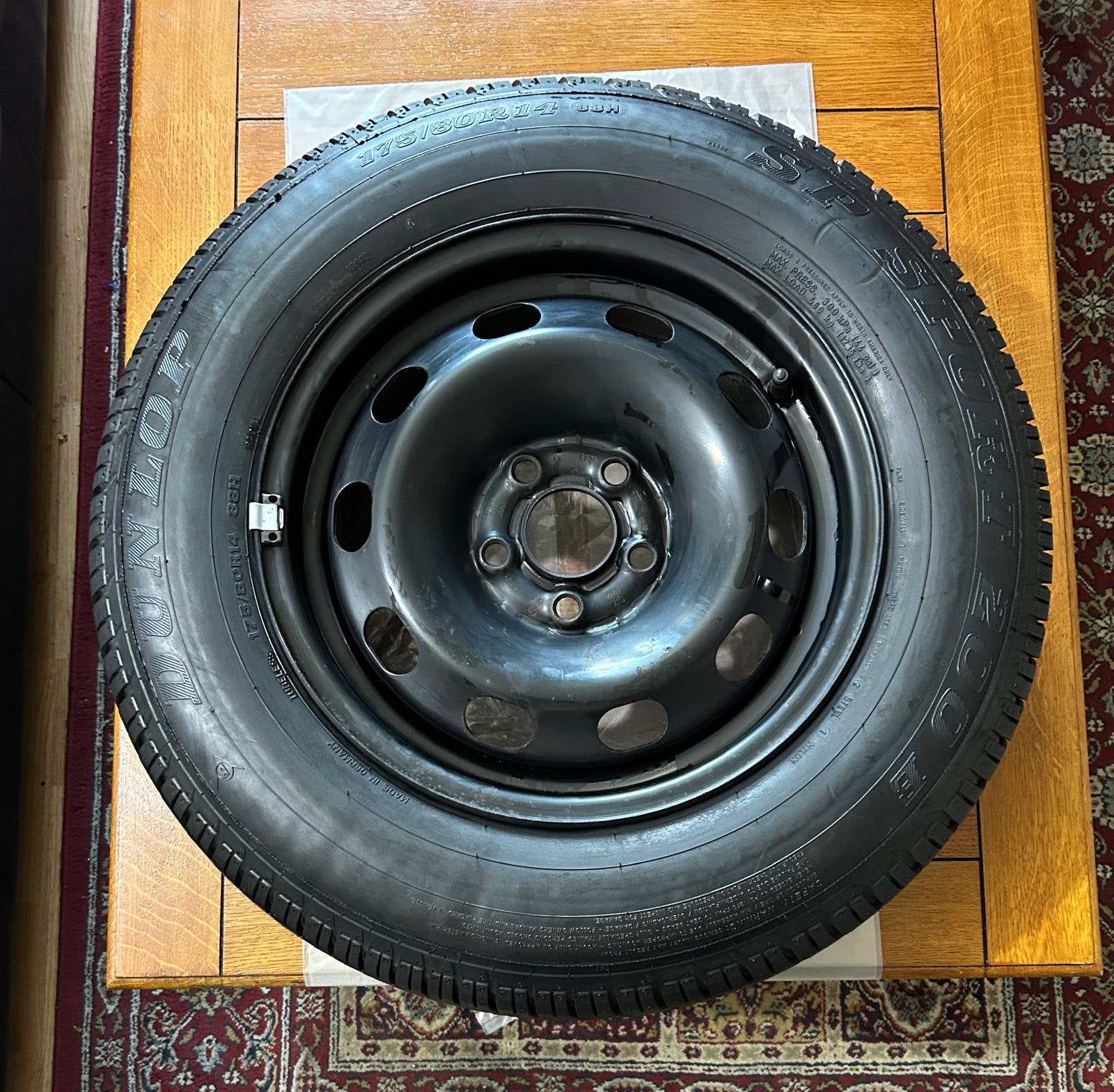 1 X Dunlop SP Sport 200 E(175/80R 14) 88H, Ophalen, Zo goed als nieuw