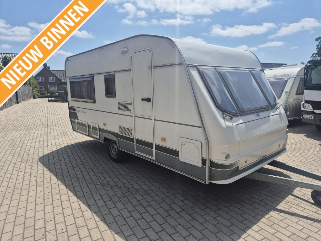 chateau Calista 450 CT + Voortent Fietsendrager Boiler, Caravans en Kamperen, Caravans, Schokbreker, Chateau, Bedrijf, Treinzit