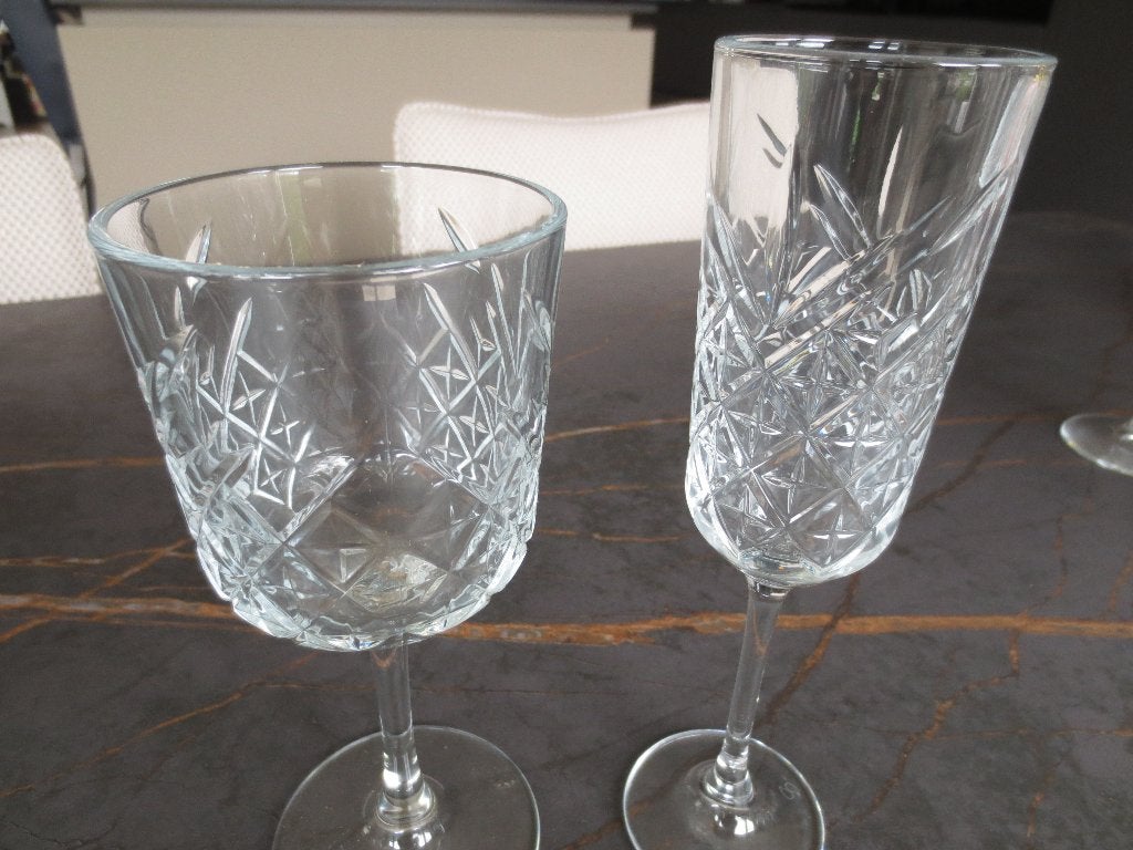 Pasabahce 12 champagneflûtes, 12 wijnglas en12 longdrinkglas, Glas of Glazen, Overige merken, Ophalen of Verzenden, Overige stijlen