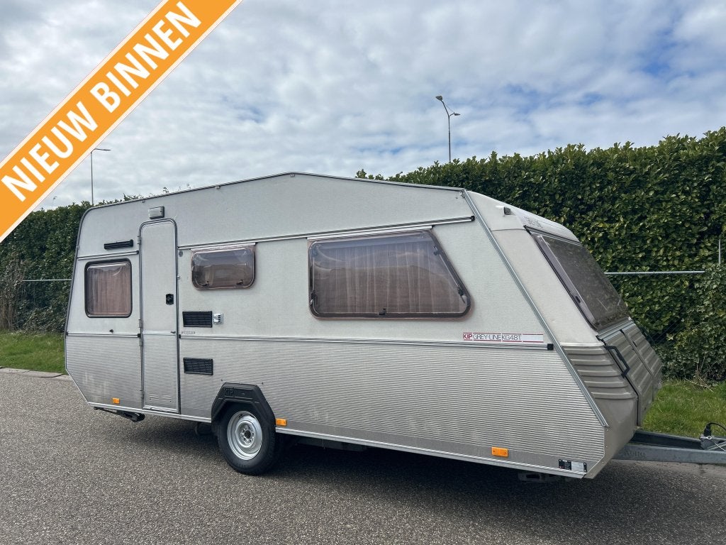 ZEER RUIME KIP 48 T GREY LINE, Caravans en Kamperen, Caravans, Overige typen, Standaardzit, Kip, A.G. Bellstraat 4 7903 AD Hoogeveen