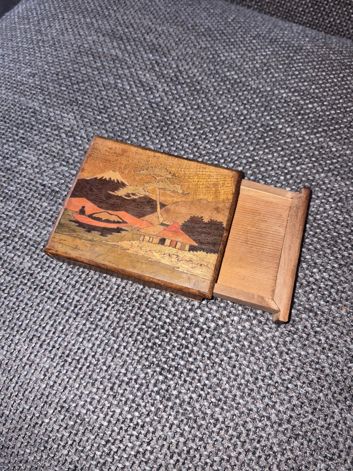 Vintage Japans lakdoosje met landschap en boot, Antiek en Kunst, Ophalen of Verzenden