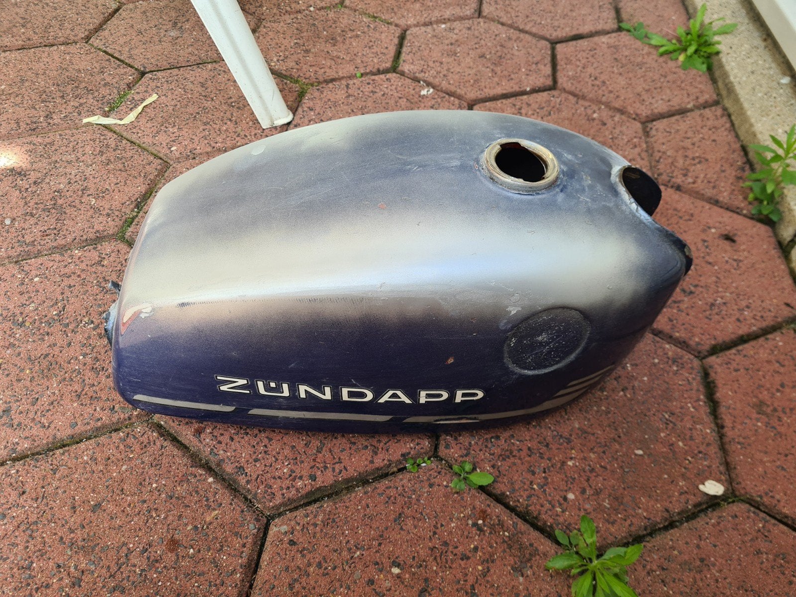 Zundapp tank hard met wat inwendig vliegroest, Ophalen of Verzenden, Gebruikt, Tank