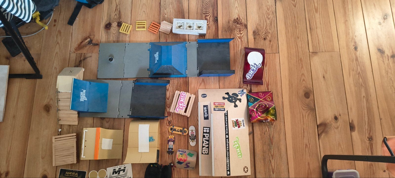 Grote collectie fingerboard ramps en accessoires, Sport en Fitness, Skateboarden, Ophalen of Verzenden, Zo goed als nieuw