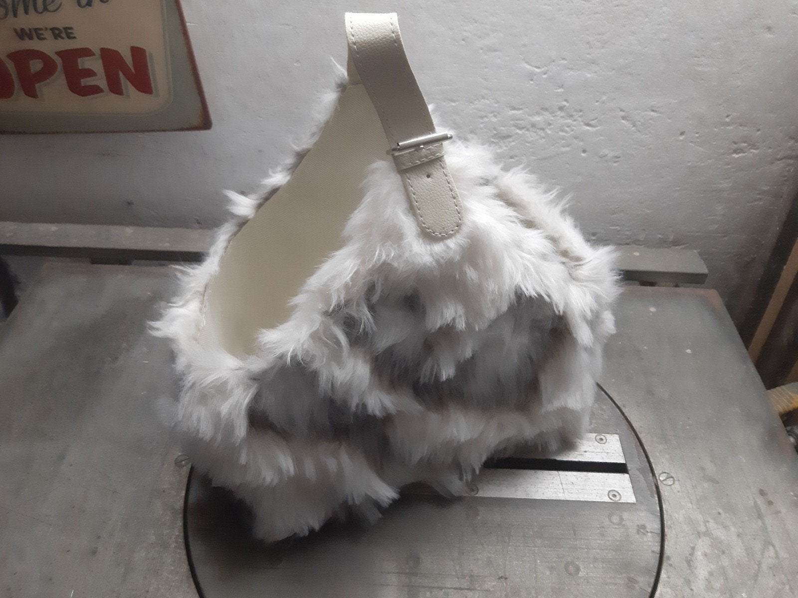 Decoratieve tas/mand van imitatiebont - 28x18x16cm, Ophalen of Verzenden