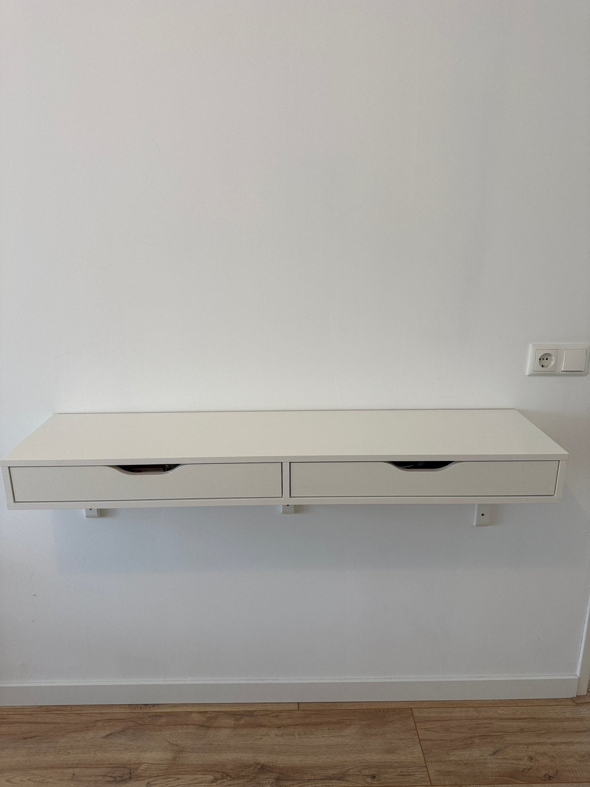 Wandplank wit Ikea EKBY ALEX / RAMSHULT, Huis en Inrichting, Woonaccessoires | Wandplanken en Boekenplanken, Ophalen, Zo goed als nieuw