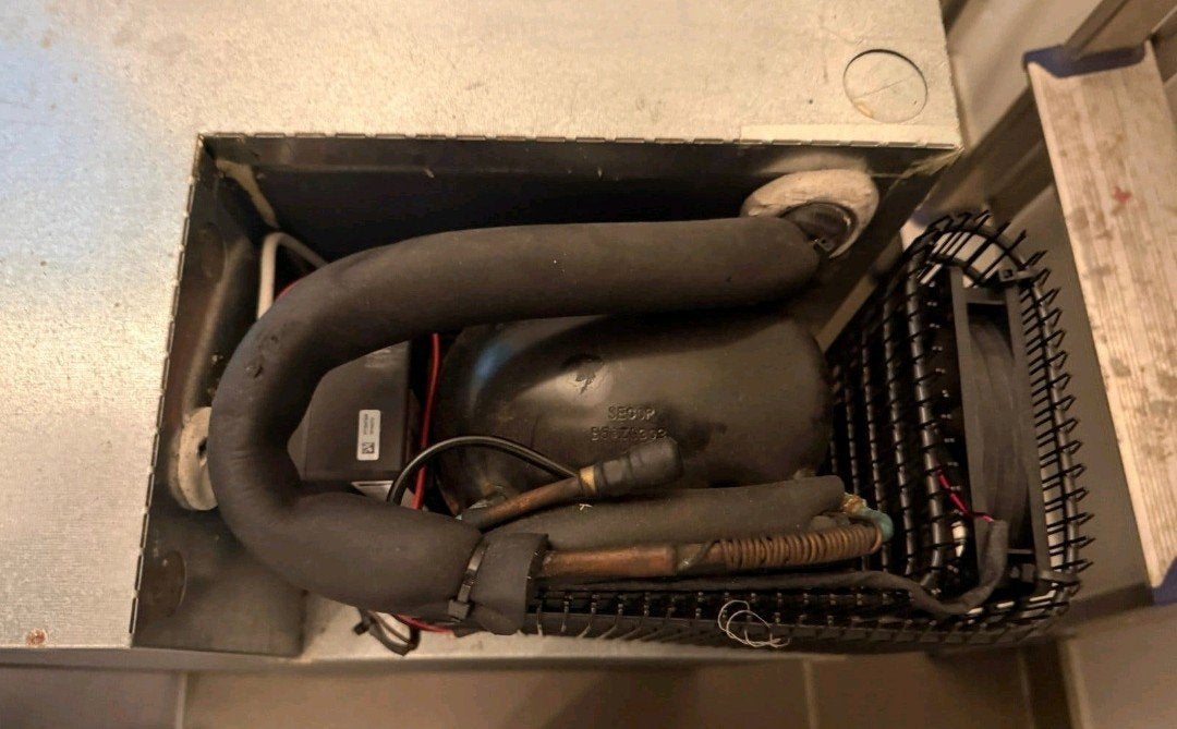 indel b isotherm compressor koelkast 12v/24v, Watersport en Boten, Ophalen of Verzenden, Gebruikt, Overige typen
