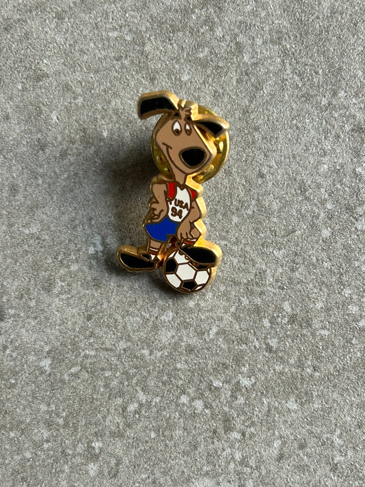 Voetbal pin, Ophalen of Verzenden, Sport, Speldje of Pin
