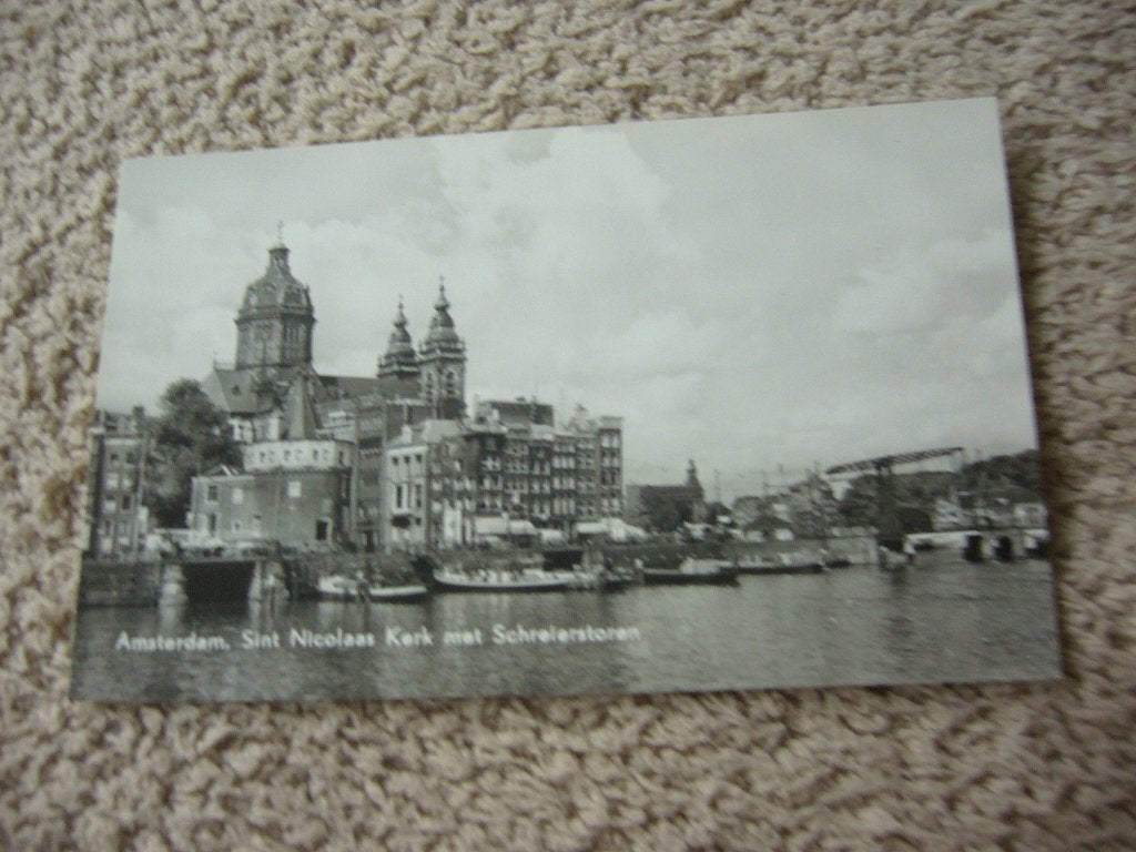 AMSTERDAM  =  SINT NICOLAAS KERK MET SCHREIERSTOREN, Verzamelen, Ophalen of Verzenden, 1940 tot 1960, Ongelopen, Noord-Holland