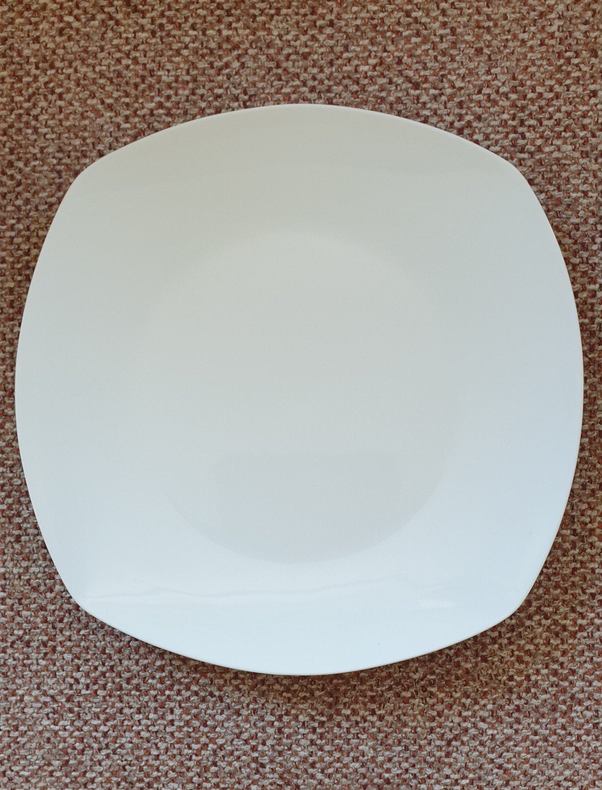 Intermezzo Porseleinen Bord - 28cm diameter, Huis en Inrichting, Keuken | Servies, Ophalen of Verzenden, Zo goed als nieuw, Bord(en)