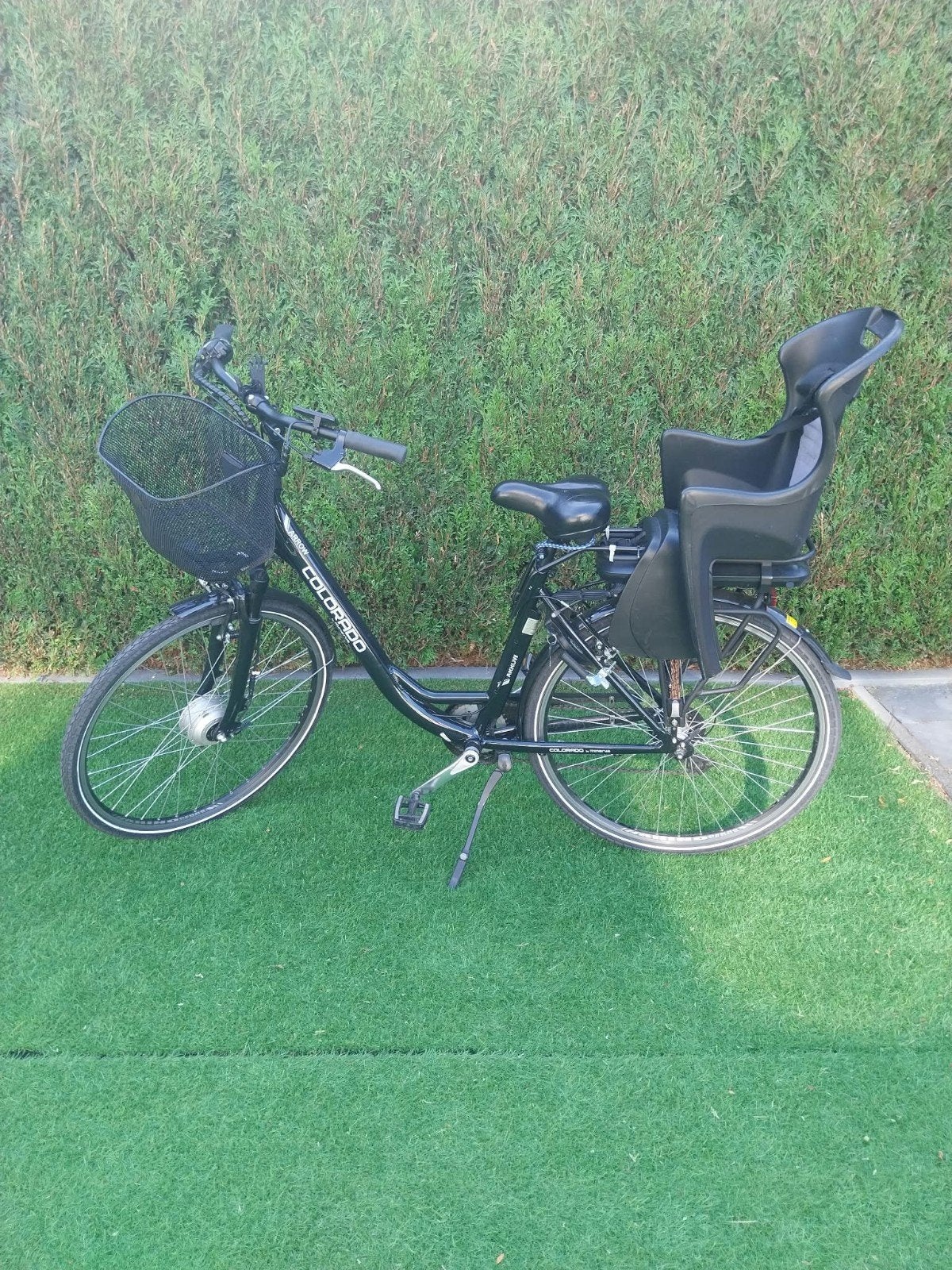 Colorado Minerva E-bike als nieuw met kinderzitje en mand, Fietsen en Brommers, Elektrische fietsen, Ophalen of Verzenden, Gebruikt