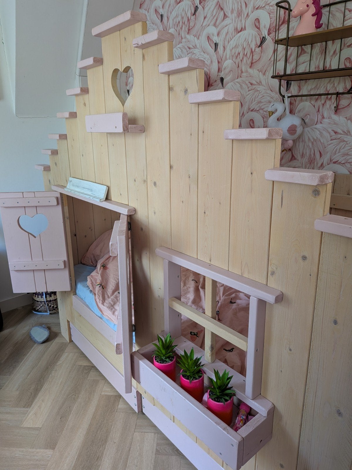 Uniek handgemaakt kinderbed steigerhout met hartjes en trap, 85 tot 100 cm, Zo goed als nieuw, 180 cm of meer, Ophalen