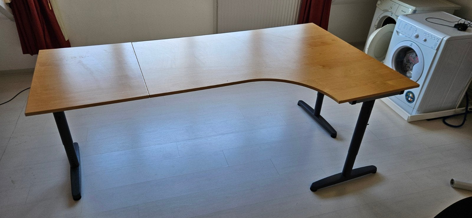 Hoekbureau in hoogte verstelbaar - 220cm breed, Huis en Inrichting, Ophalen, Gebruikt, Spaanplaat of MDF, Hoekbureau
