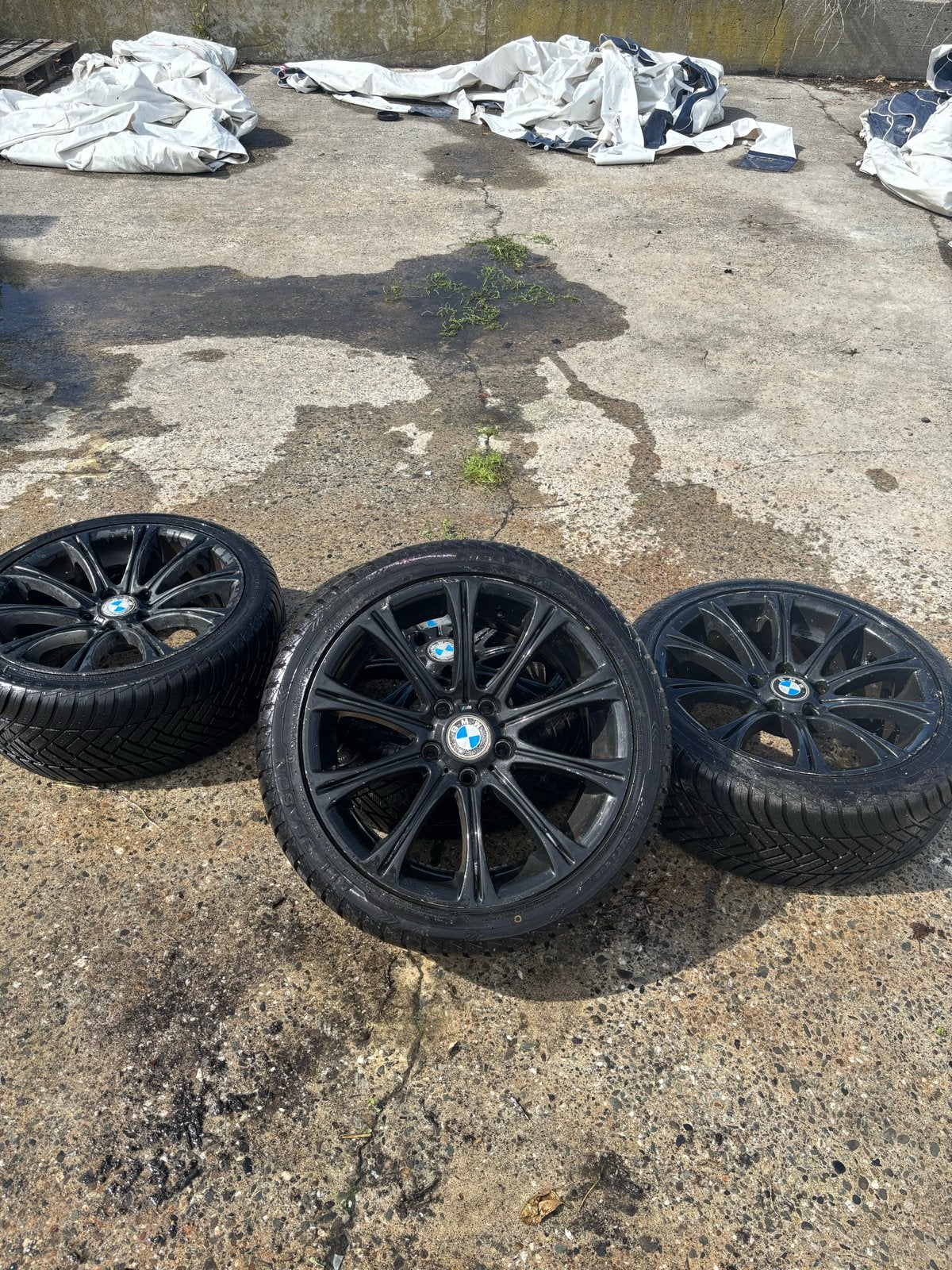BMW M Velgen Zwart met 235/40R18 Banden schade in velg, Ophalen, 18 inch, Gebruikt, Banden en Velgen