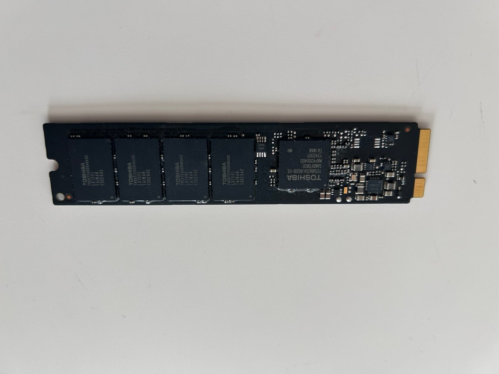 Foto 5 van MacBook Air 13 inch, 2013, model A1466, defecte SSD
