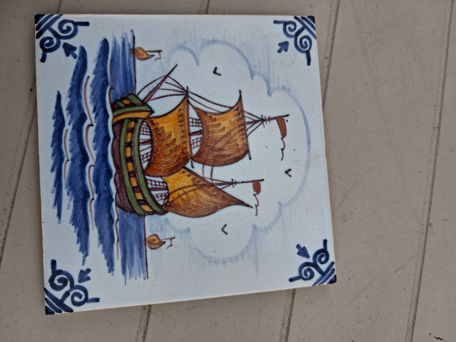 Handgeschilderde Friese tegel met VOC-schip, Ophalen of Verzenden