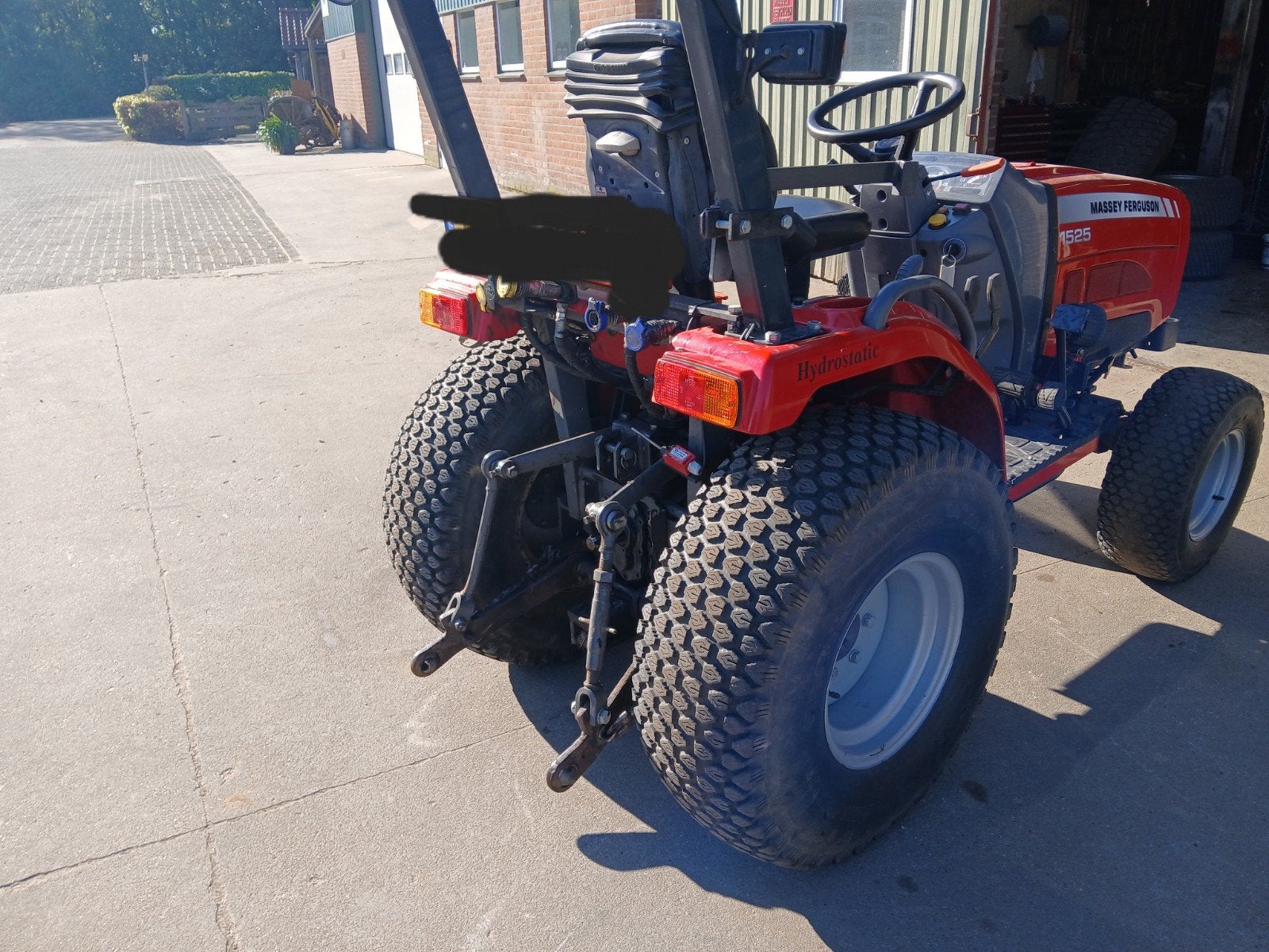 massey ferguson 1525 compact tractor, 80 tot 120 Pk, Gebruikt, Tot 2500, Ophalen