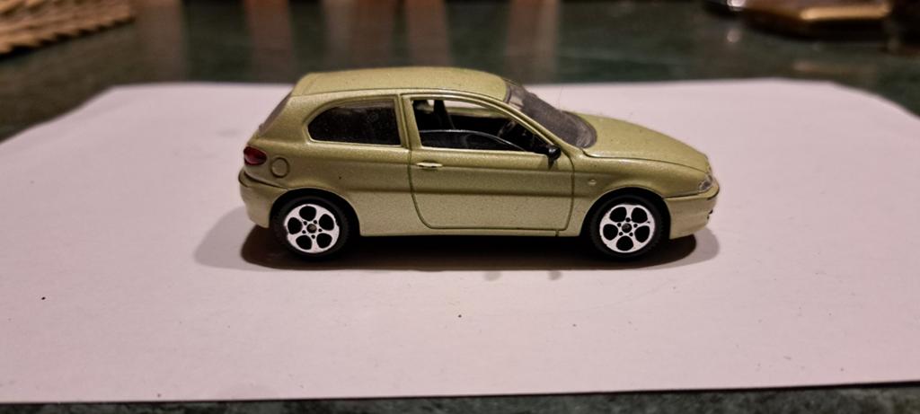 Alfa romeo 147 1:43, Ophalen of Verzenden, Auto, Overige merken
