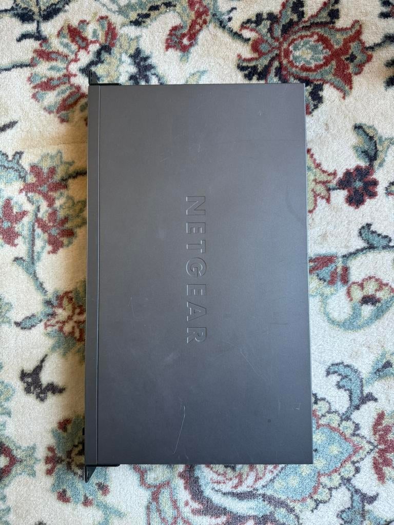 Netgear ProSafe smart switch met 24 PoE-poorten en 4 SFP, Ophalen of Verzenden, Gebruikt