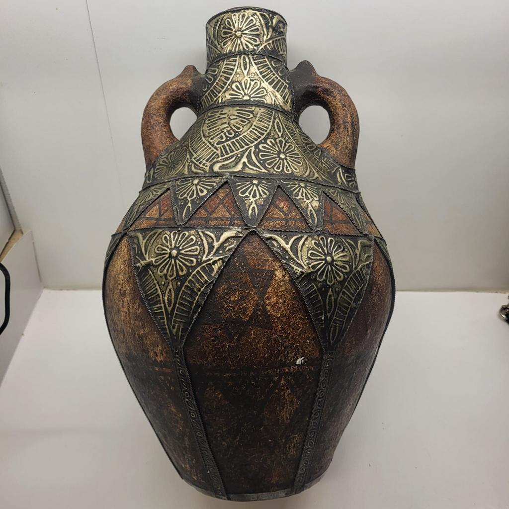 Decoratieve Vintage Vaas met Metalen Ornamenten, Ophalen of Verzenden