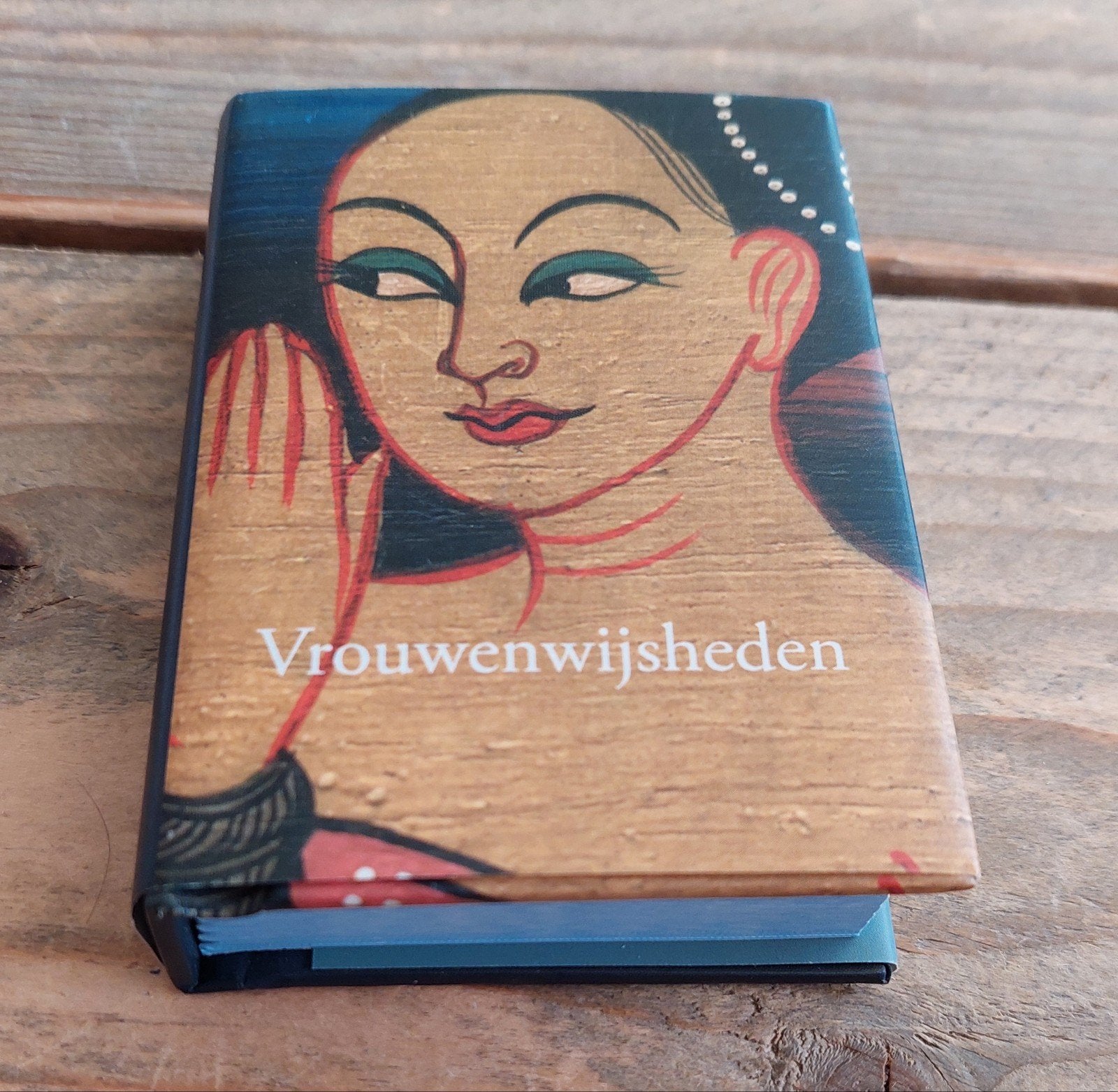 Vrouwenwijsheden - Kleinood vol prikkelende wijsheden, Ophalen of Verzenden, Zo goed als nieuw