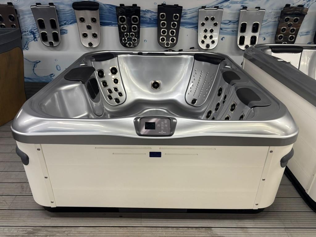 Bullfrog spa | Luxe High-End jacuzzi-5 pers. A6L, Tuin en Terras, Bubbelbaden en Hottubs, Ophalen of Verzenden, Zo goed als nieuw