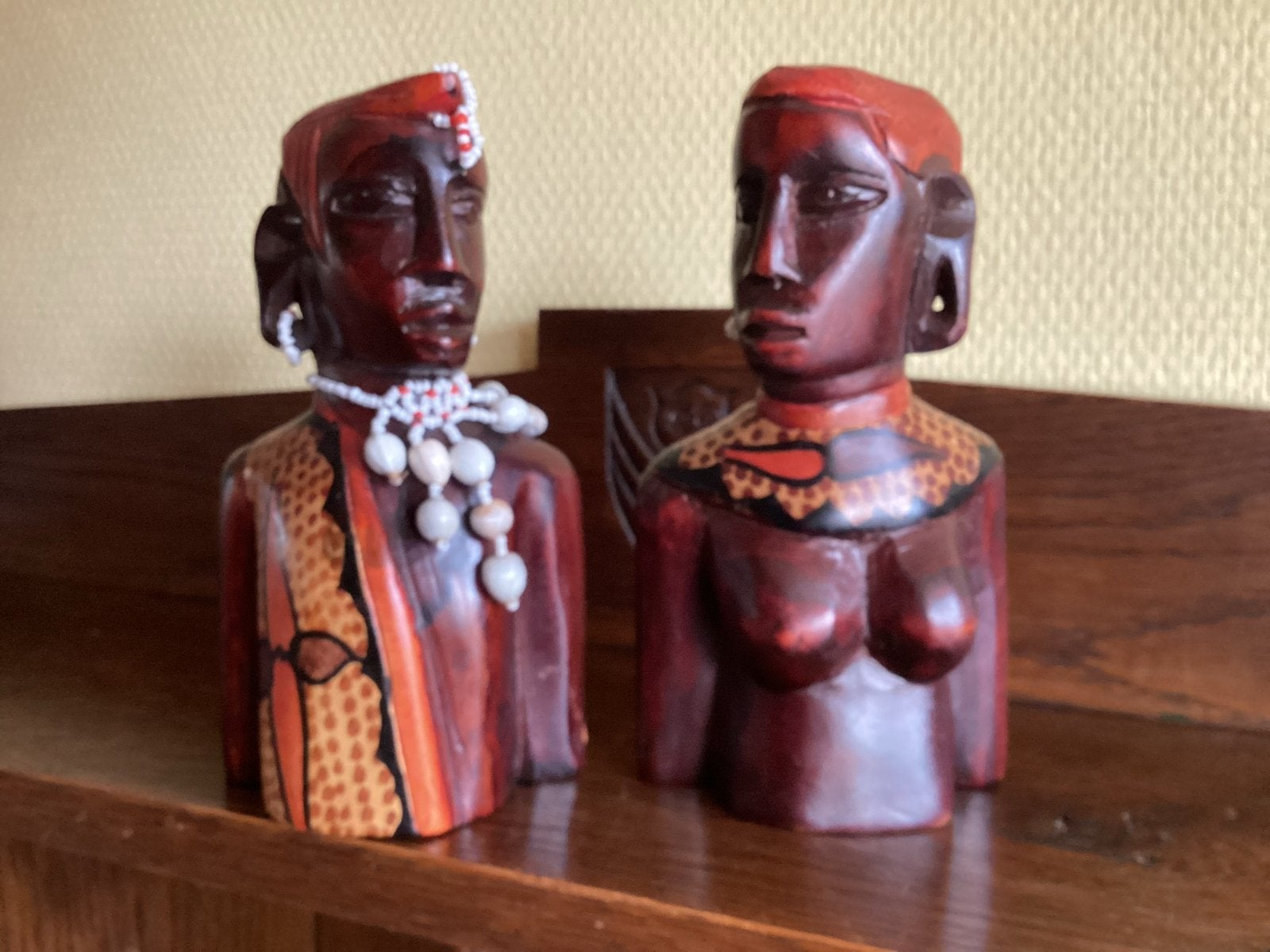 2x Afrikaanse borstbeelden, 15,5 cm + 16 cm hoog, SAMEN 7 €., Hout, Bruin, Afrika, Ophalen of Verzenden
