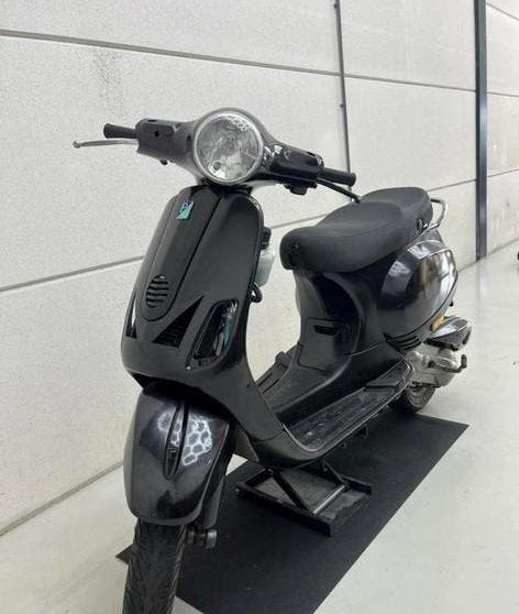 Vespa lx 150cc, Fietsen en Brommers, Scooters | Piaggio, Gebruikt, Overige modellen, Maximaal 45 km/u, Tweetakt, Ophalen