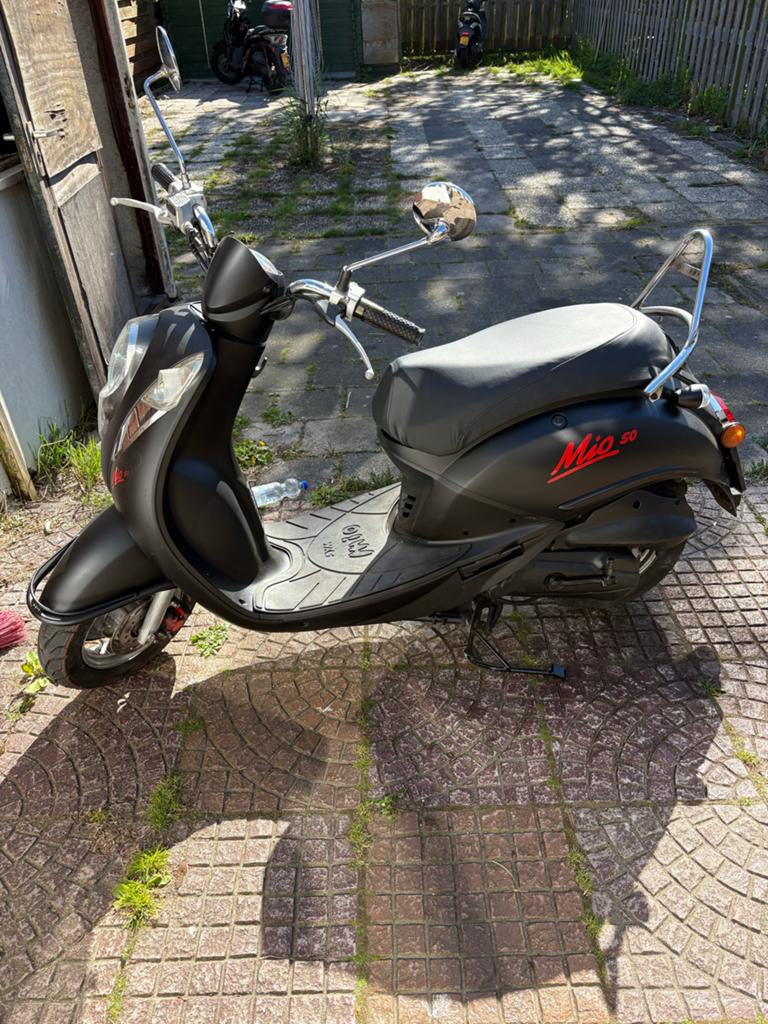 Sym Mio 50 Scooter - Mat Zwart, Fietsen en Brommers, Scooters | SYM, Mio, Gebruikt, Maximaal 45 km/u, Ophalen of Verzenden