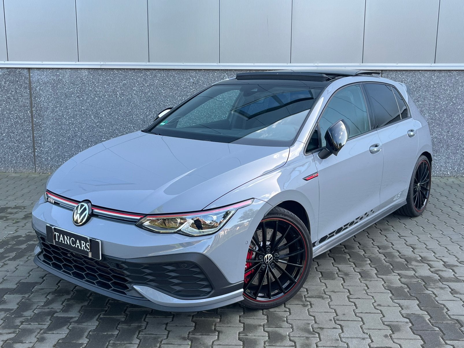 Volkswagen Golf GTI CS 45 Jahre |Pano|Harman|Akra|Keyless|, Dealer onderhouden, 4 cilinders, 300 pk, Bedrijf