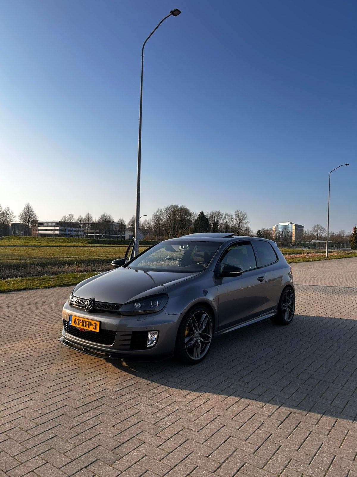 Volkswagen Golf 2.0 GTI 155KW 2010 Grijs, Voorwielaandrijving, 4 cilinders, 1984 cc, 14 km/l