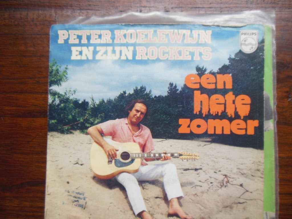 single peter koelewijn en zijn rockets een hete zomer 45rpm, Gebruikt, 7 inch, Ophalen of Verzenden, Overige typen