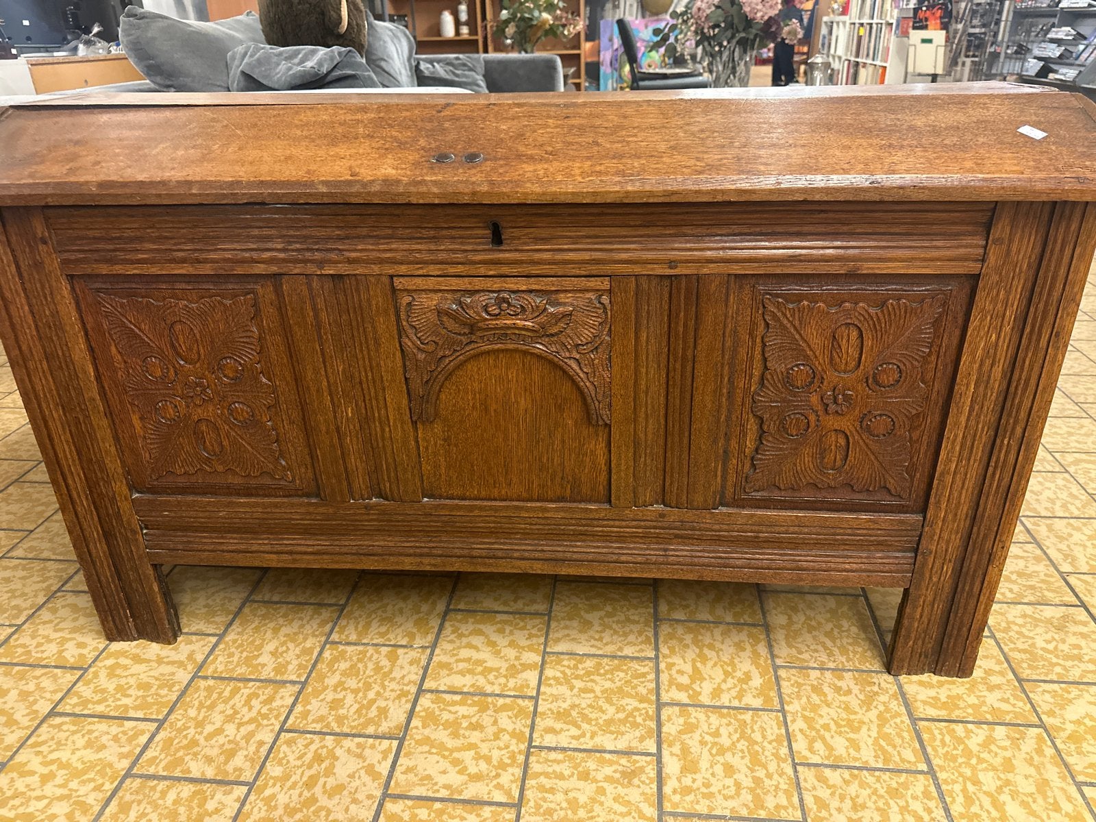 Antieke Eiken Kist met Snijwerk - Uniek Meubelstuk, Ophalen, Minder dan 50 cm, Gebruikt, 50 tot 100 cm