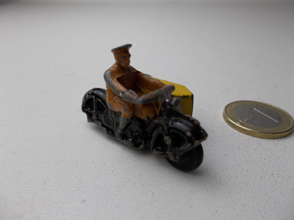 1938 Dinky Toys 44B MOTORCYCLE AA ROAD SERVICE +SIDE CAR -A-, Ophalen of Verzenden, Gebruikt, Overige typen, Dinky Toys