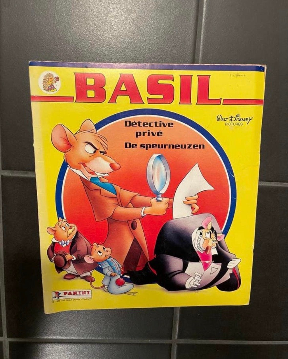 Basil Detective Privé De Speurneuzen Panini Stickerboek, Eén stripboek, Ophalen of Verzenden, Gelezen