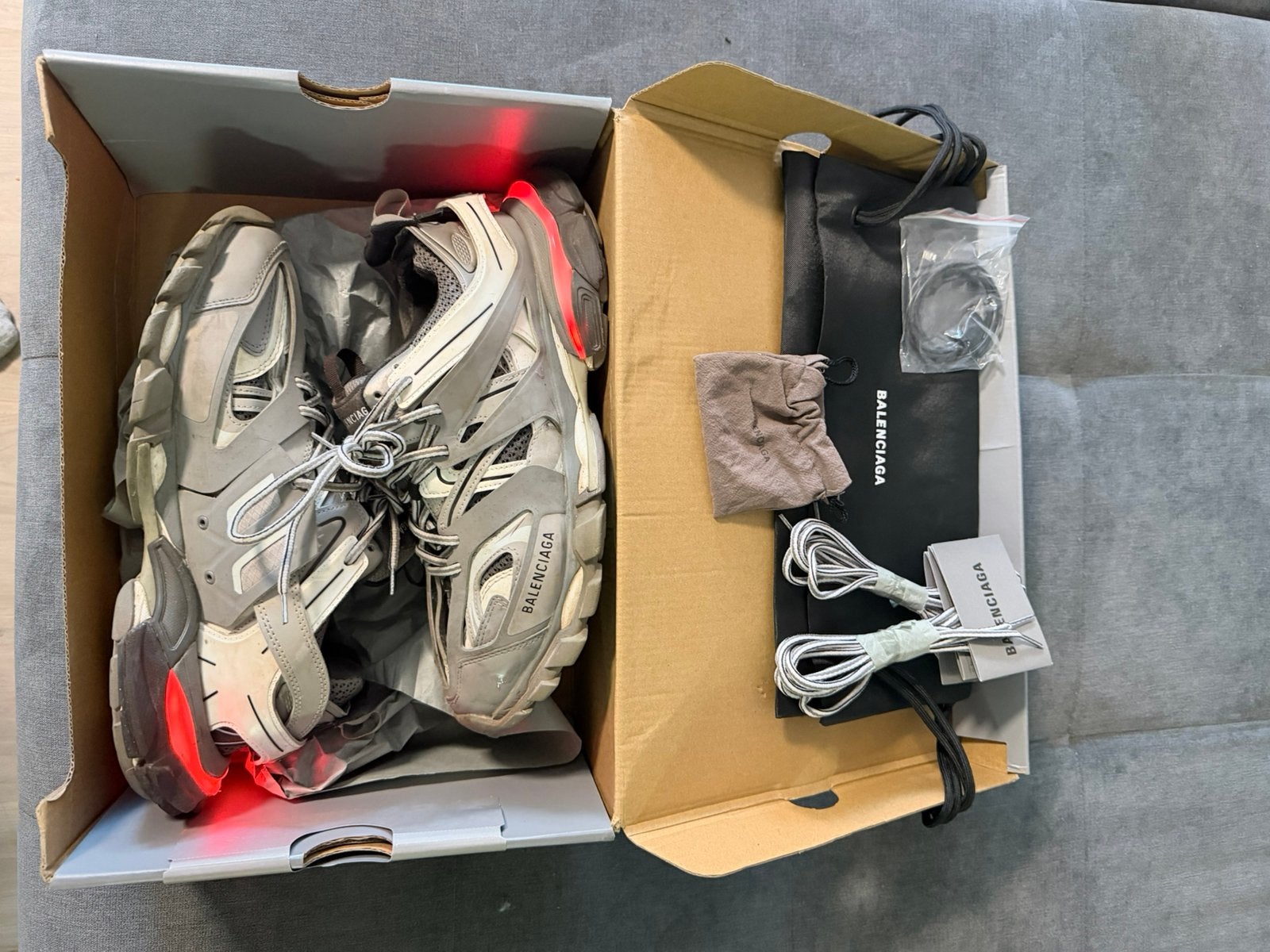 Balenciaga Track grijs wit maat 46, Ophalen of Verzenden, Zo goed als nieuw, Wit, Sportschoenen