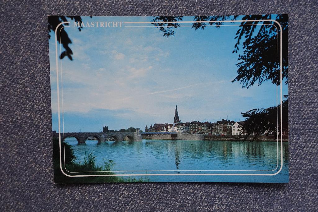 Maastricht. Gezicht op Maas met St. Servaasbrug en Wyck, Ophalen of Verzenden, 1980 tot heden, Ongelopen, Limburg