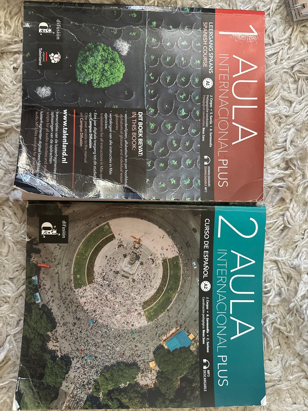 AULA Internacional Plus Spaans lesboeken (deel 1 & 2), Ophalen of Verzenden, Alpha, Zo goed als nieuw, Overige niveaus