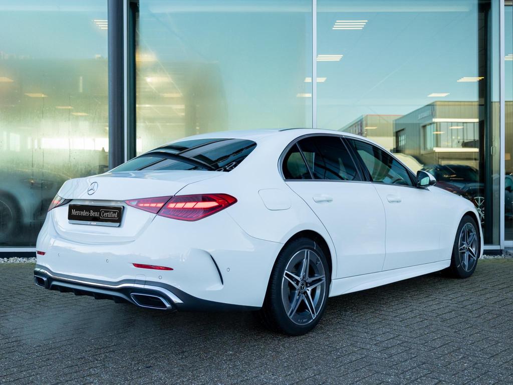 Mercedes-Benz C-Klasse Limousine 180 AMG Line, Auto's, Mercedes-Benz, Automaat, 4 cilinders, Leder en Stof, Wit