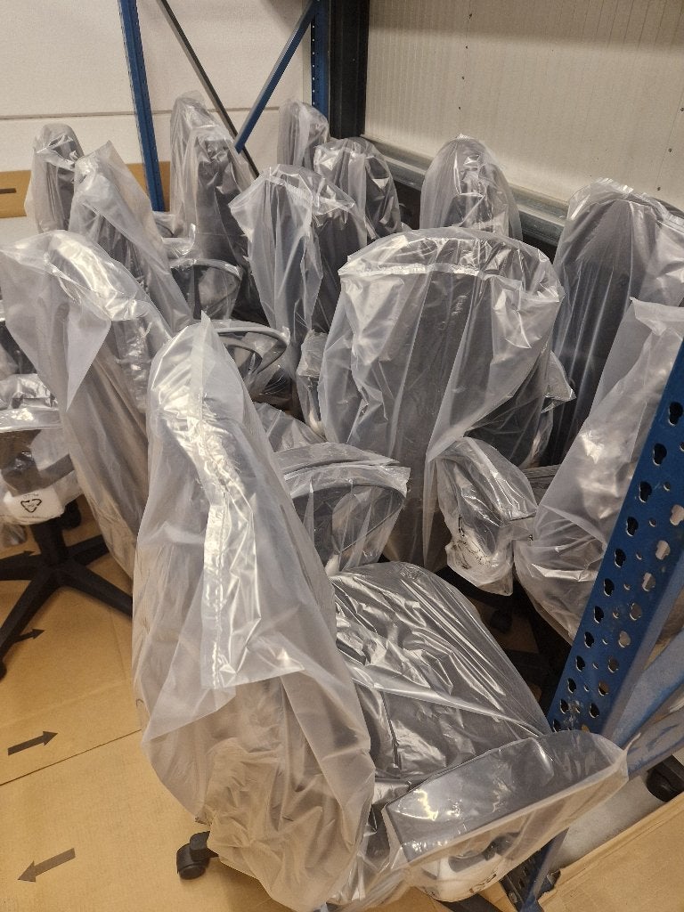 Partij bureaustoelen zwart gestoffeerd (overstock), Ophalen, Nieuw, Zwart, Bureaustoel