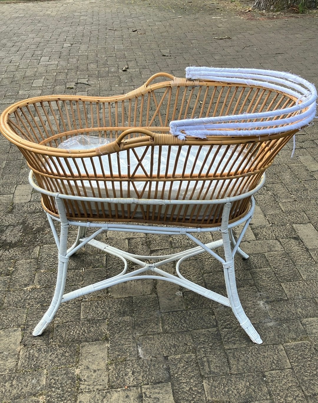 Vintage grote rotan wieg met matras, Kinderen en Baby's, Babywiegjes en Ledikanten, Ophalen, Gebruikt, Wieg