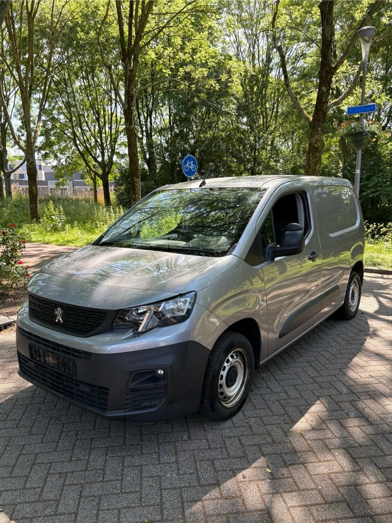 Peugeot Partner 1.5 BlueHDi L1H1 – 2020 – Marge auto, Auto's, Peugeot, Voorwielaandrijving, Stof, Navigatiesysteem, Zilver of Grijs
