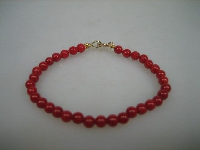 Antieke Bloedkoralen Baby Armbandje met Gouden veerring, Verzenden, Nieuw, Goud, Armband
