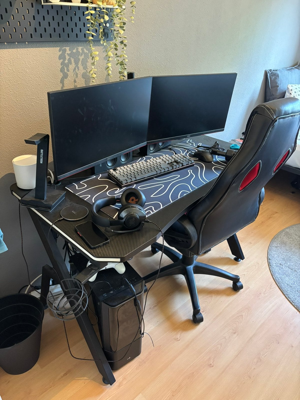 Gamebureau Carbon (zwart), Ophalen, Zo goed als nieuw