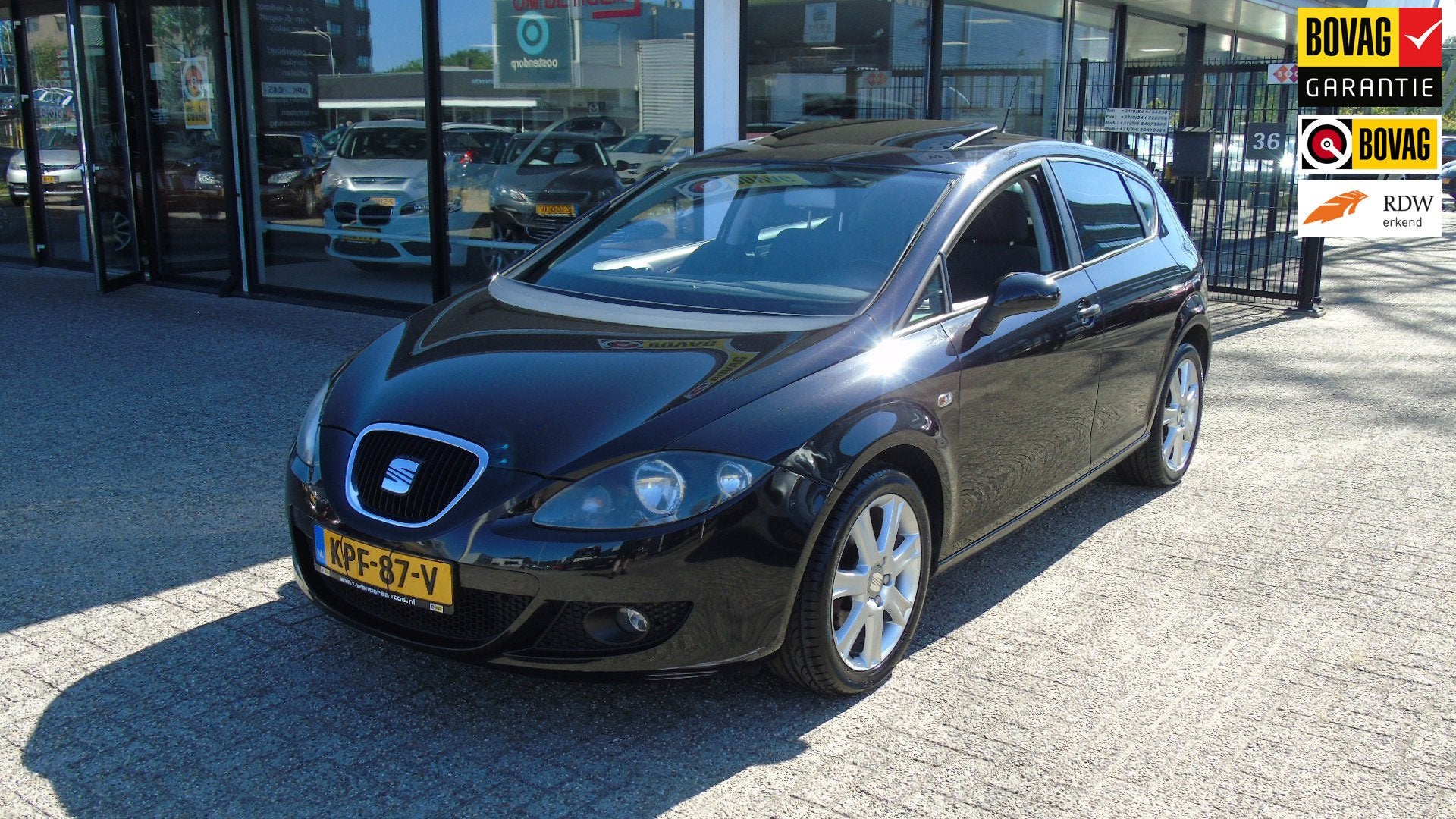 Seat LEON 1.6 Hattrick, Auto's, Gebruikt, 4 cilinders, Leon, Zwart