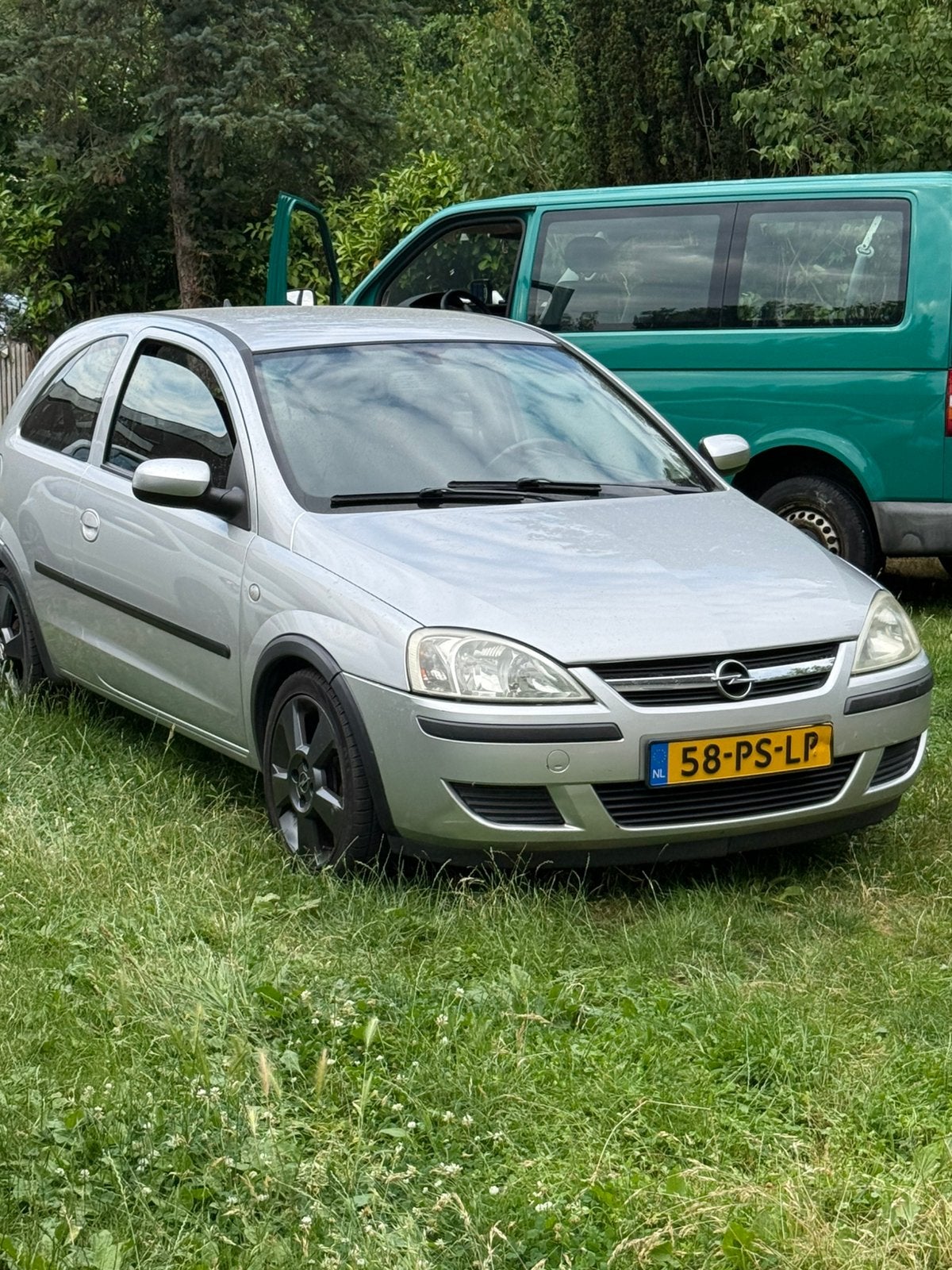 Opel Corsa 1.2 16V 3D 2004 Grijs MOET SNEL WEG, Auto's, Voorwielaandrijving, 450 kg, 74 pk, 31 €/maand