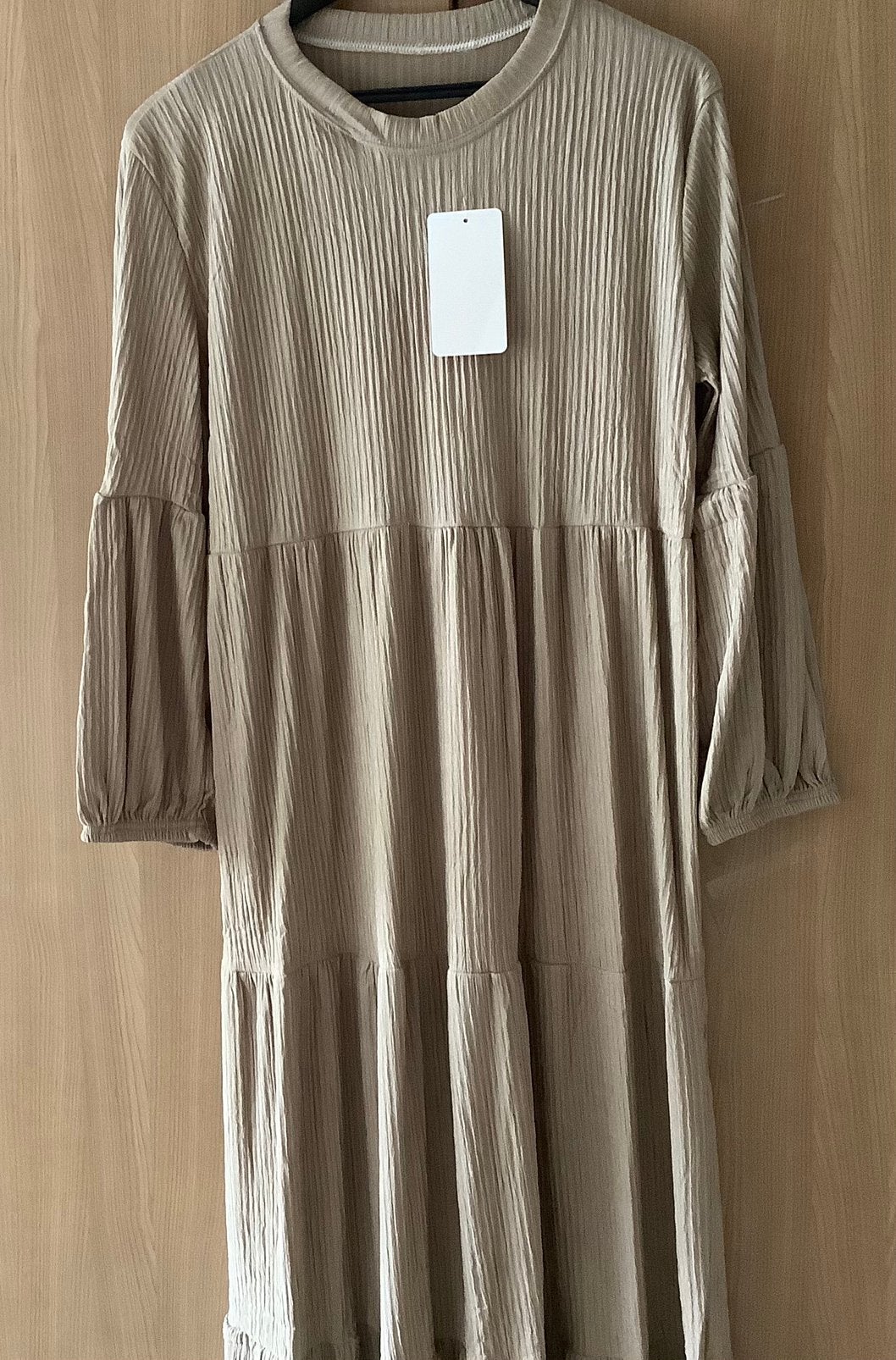 Jurk.    Mt.  M.     Nieuw!, Maat 38/40 (M), Bruin, Verzenden, Nieuw